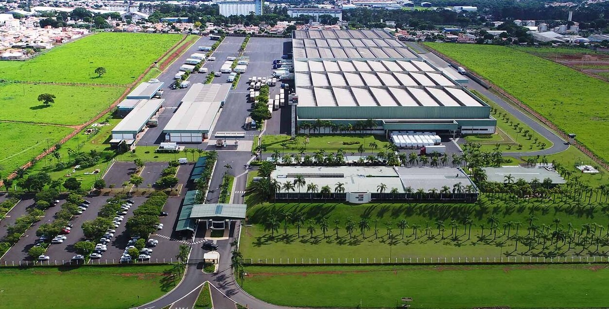 Vista aérea do centro de distribuição do ARCOM em Uberlândia, Minas Gerais